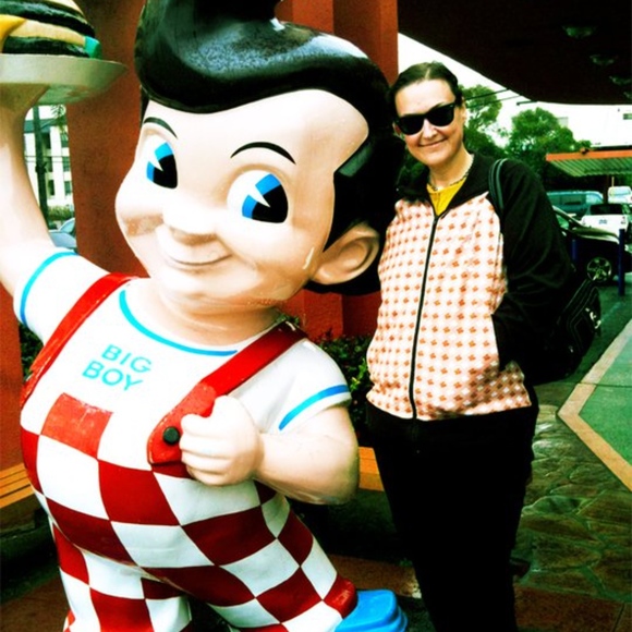 i'm libby and i sell jeans. - Picture 3 of 5